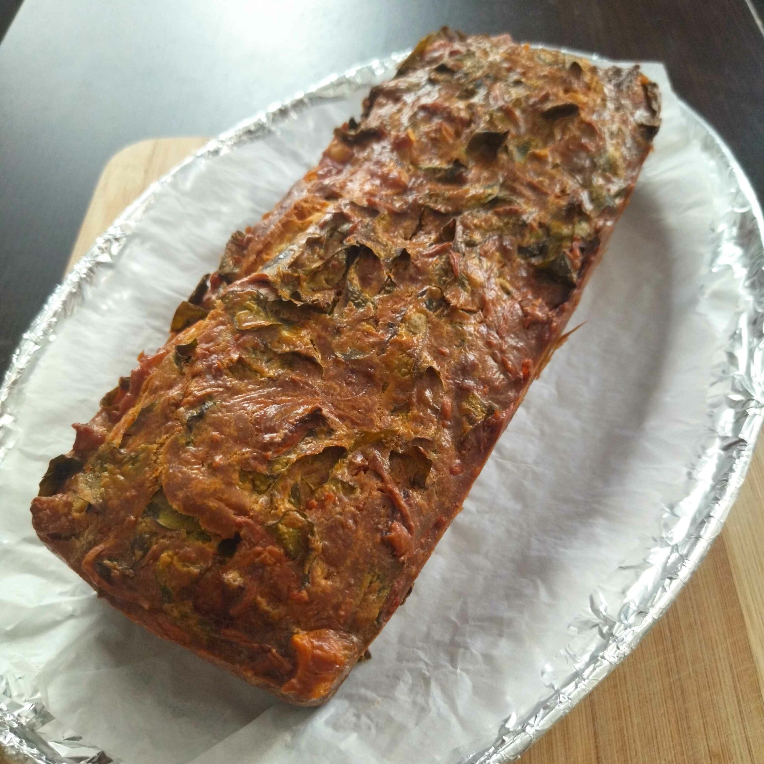 photo de cake aux feuilles de blettes, chèvre et poulet