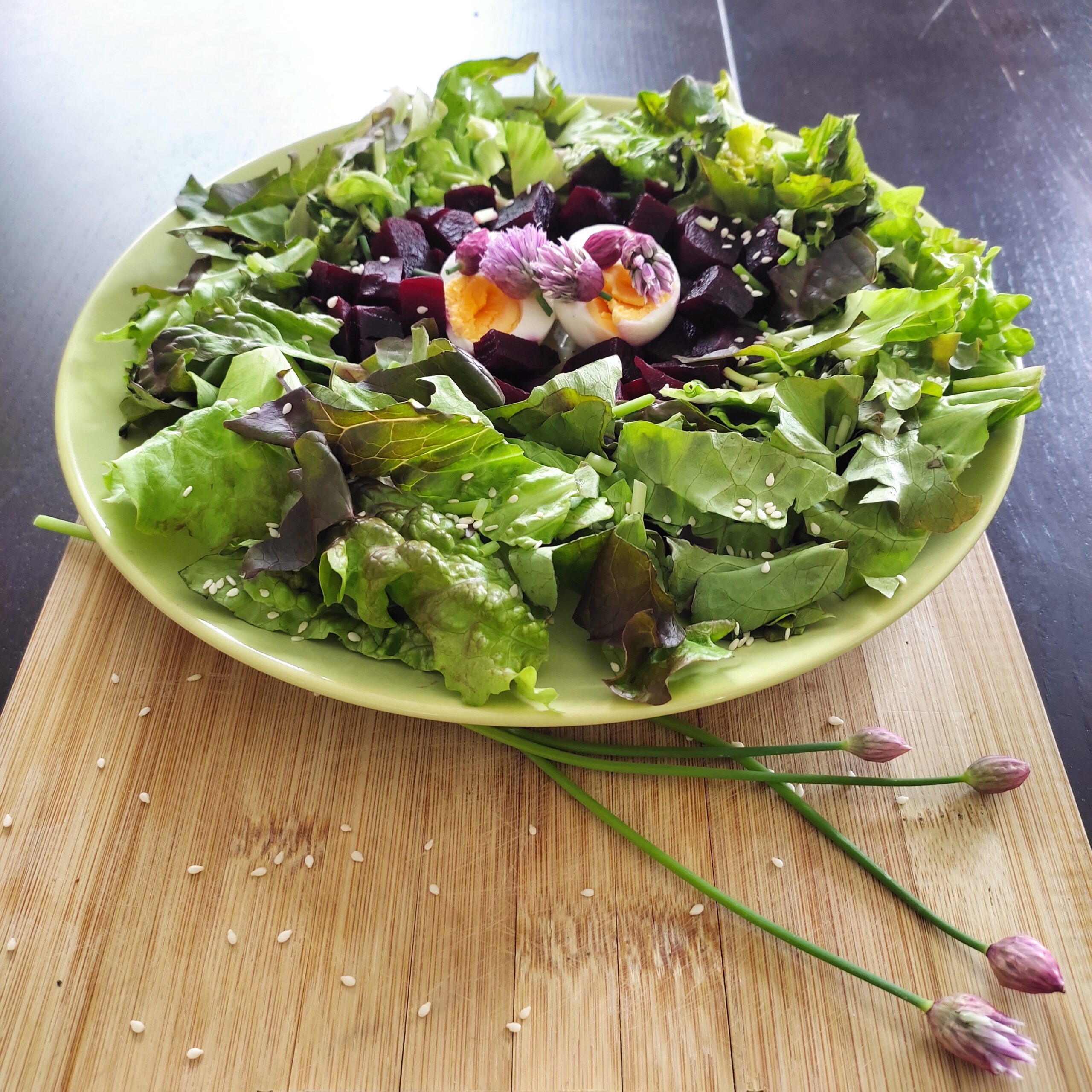 Salade colorée de printemps