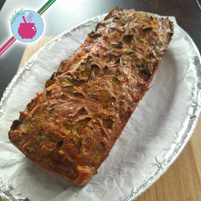photo de cake aux feuilles de blettes, chèvre et lardons
